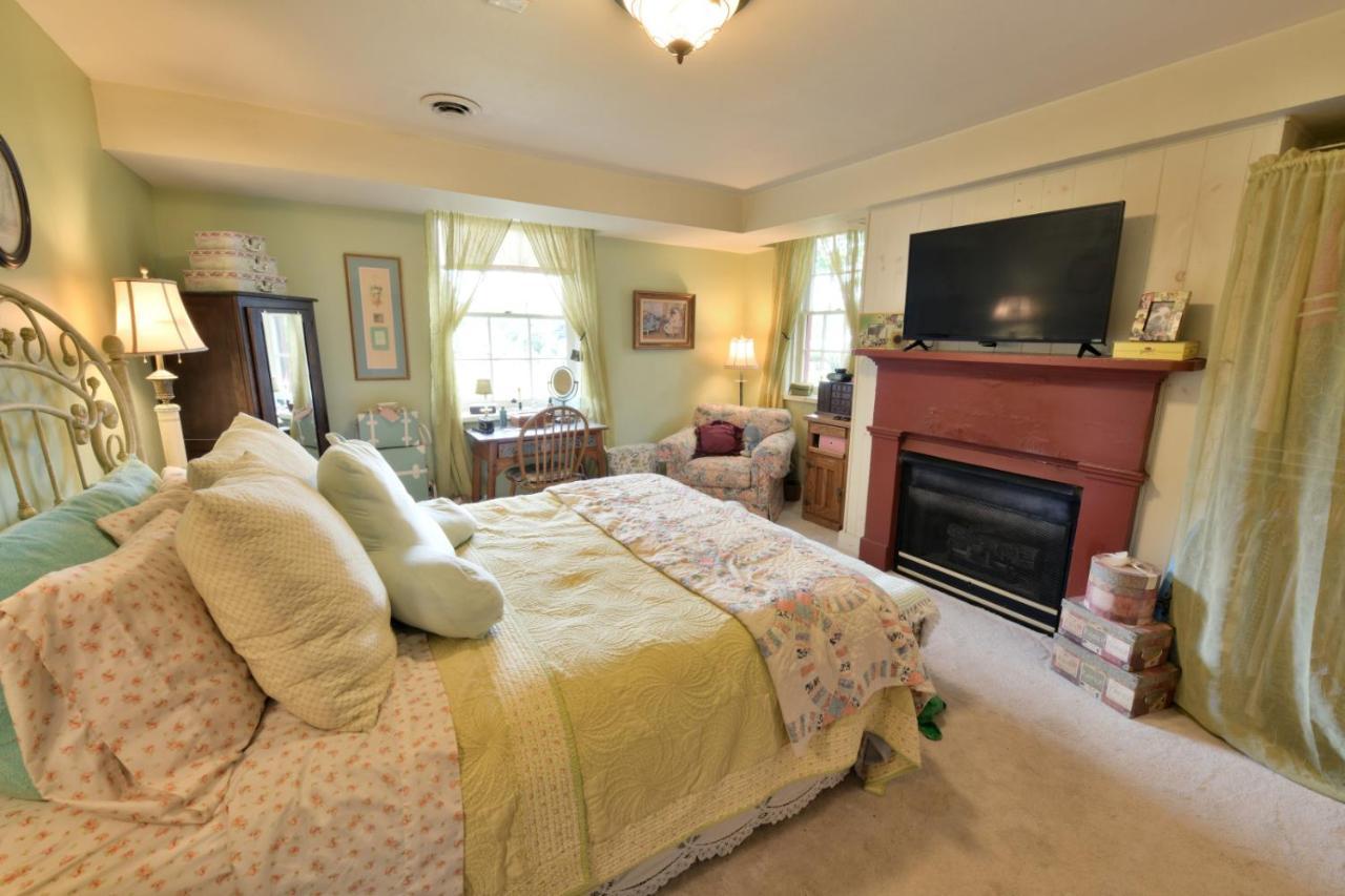 The Pines Of Dresden Bed & Breakfast エクステリア 写真