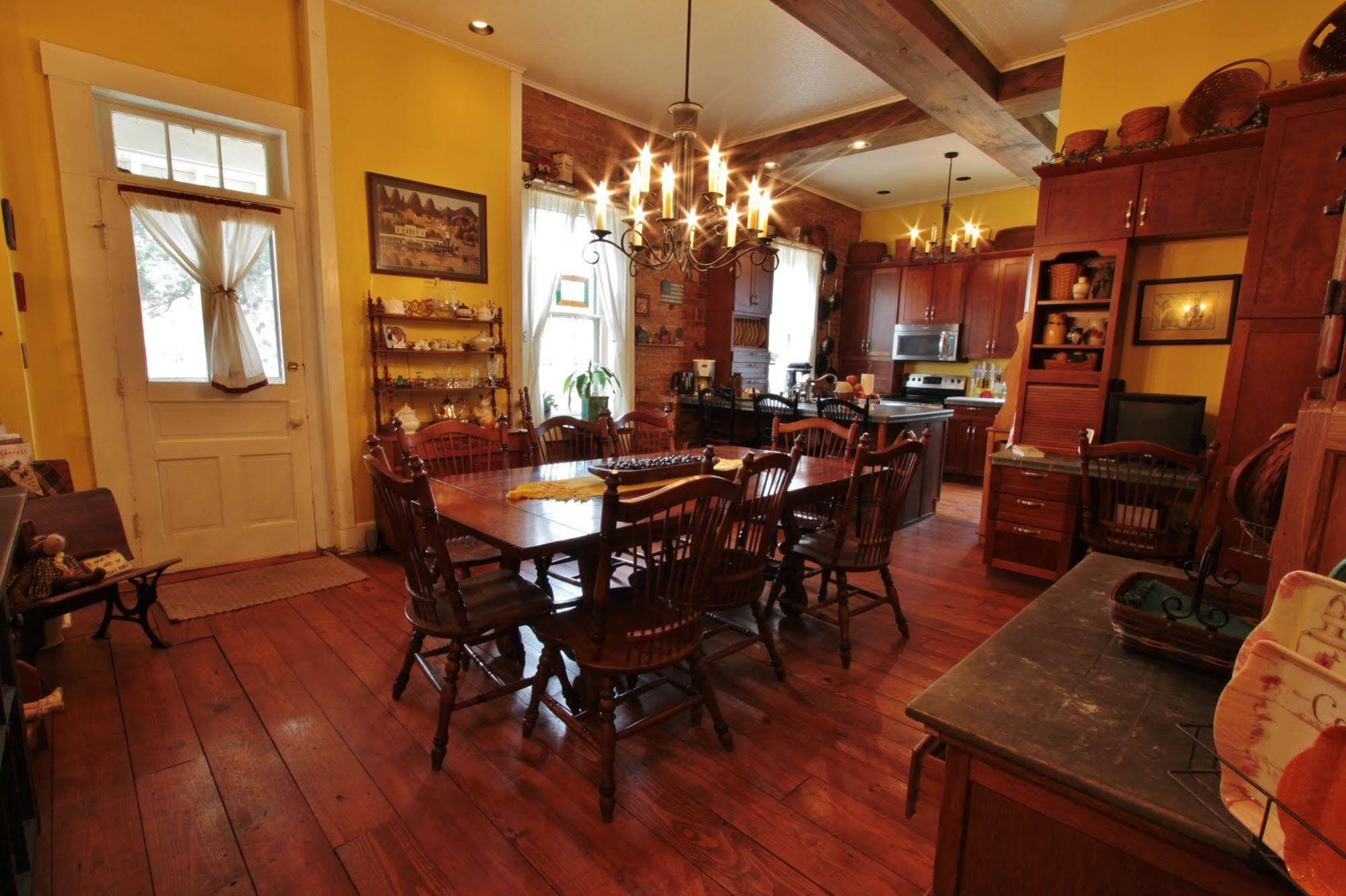 The Pines Of Dresden Bed & Breakfast エクステリア 写真